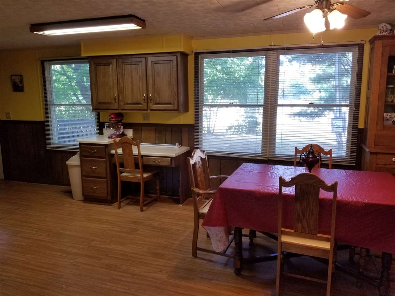 1185 South Wayne Street Waterloo, IN 46793 - Photo 8 of 33 Gallery Image 8