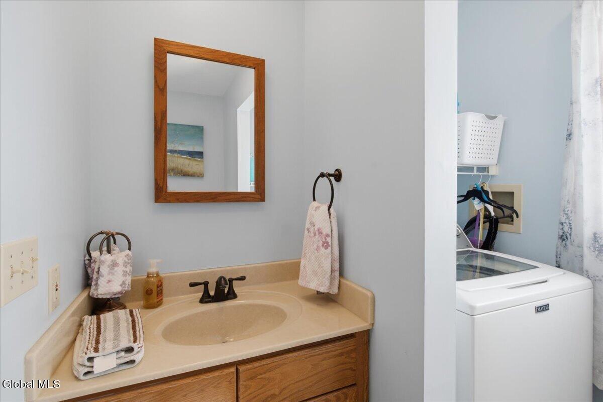 44 Cordell Road Colonie, NY 12304 - Photo 11 of 24 Bathroom / Laundry - 1st flr