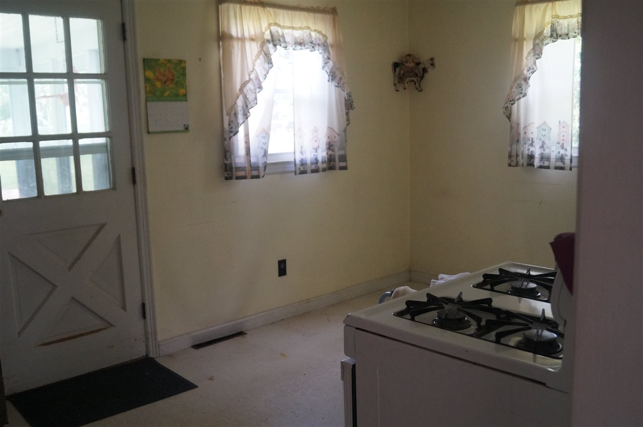 84 Scobie Pond Road Derry, NH 03038 - Photo 7 of 9