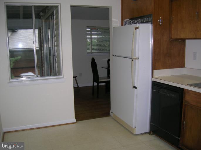 111 Bluff Terrace Silver Spring, MD 20902 - Photo 5 of 15 Kitchen