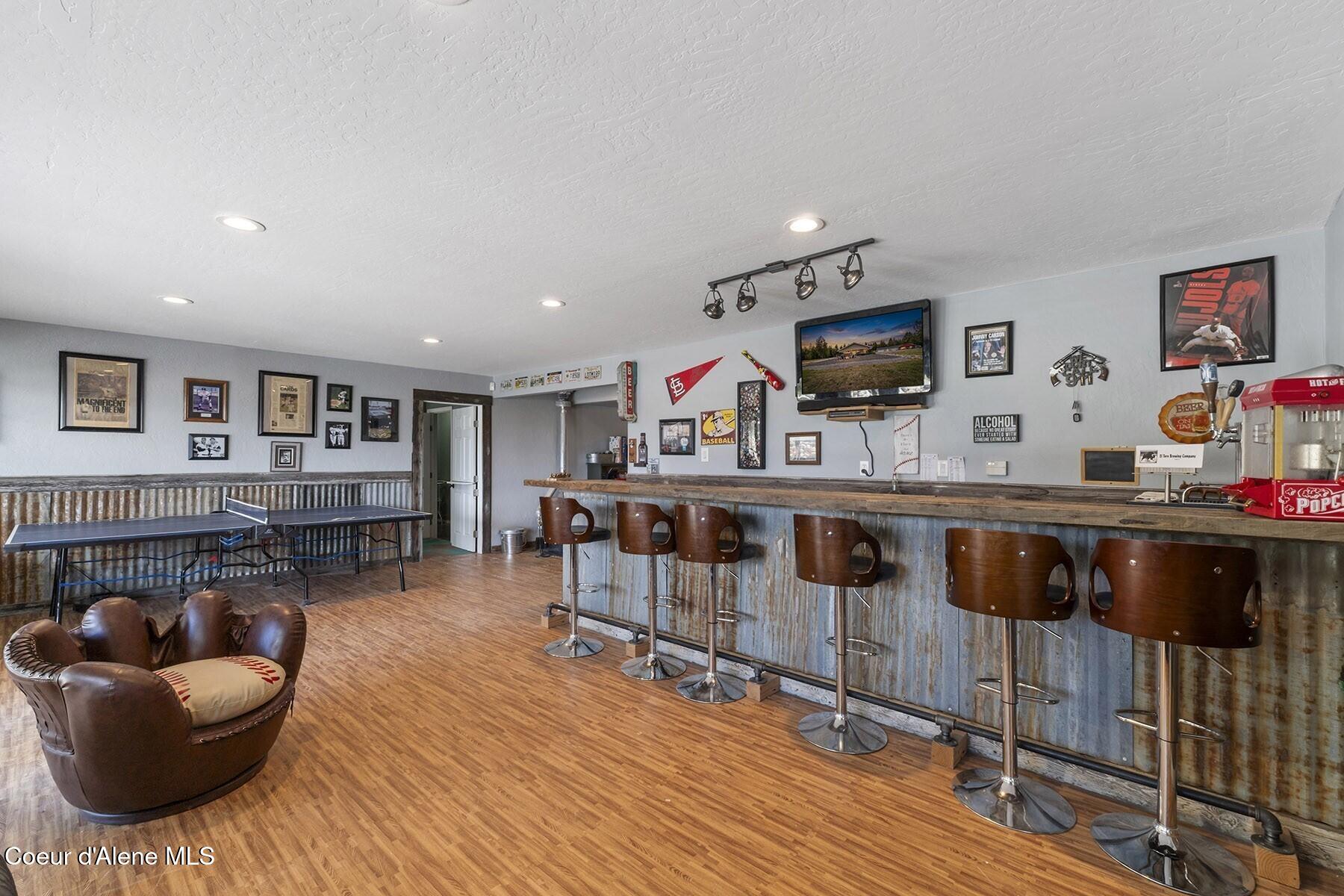 11341 North Church Road Rathdrum, ID 83858 - Photo 33 of 66 Custom Bar