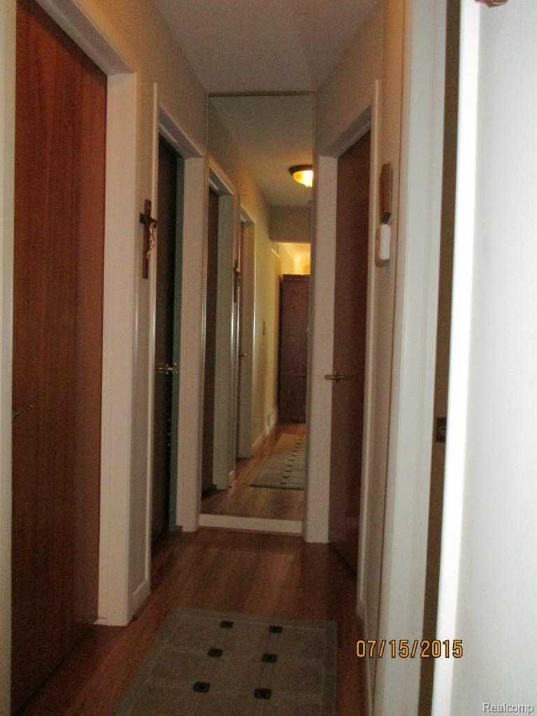 24520 Kelly Road Eastpointe, MI 48021 - Photo 23 of 37 IMG_0715.jpg