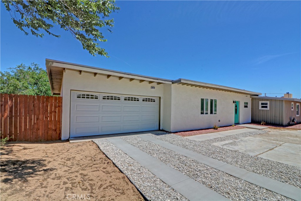 20578 Nisqually Road Apple Valley, CA 92308 - Photo 3 of 18