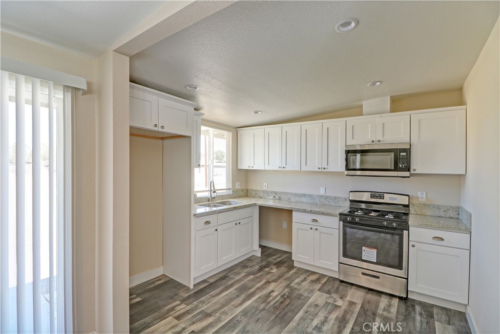 20578 Nisqually Road Apple Valley, CA 92308 - Photo 6 of 18