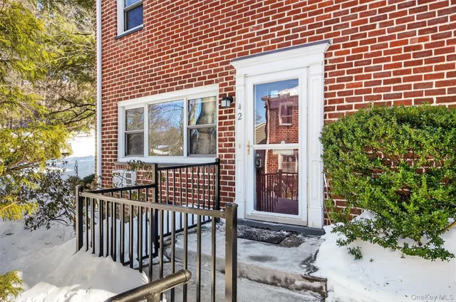 $235,000 | 42 Charter Circle, Unit 42, Ossining, NY 10562