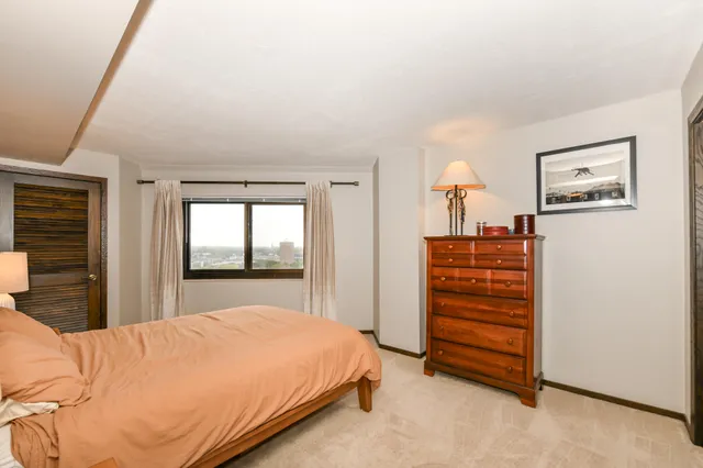 $244,900 | 1633 North Prospect Avenue, Unit 17C, Milwaukee, WI 53202