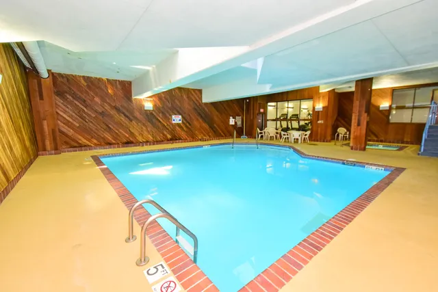 $244,900 | 1633 North Prospect Avenue, Unit 17C, Milwaukee, WI 53202