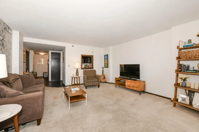 $244,900 | 1633 North Prospect Avenue, Unit 17C, Milwaukee, WI 53202