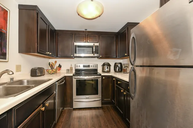 $244,900 | 1633 North Prospect Avenue, Unit 17C, Milwaukee, WI 53202