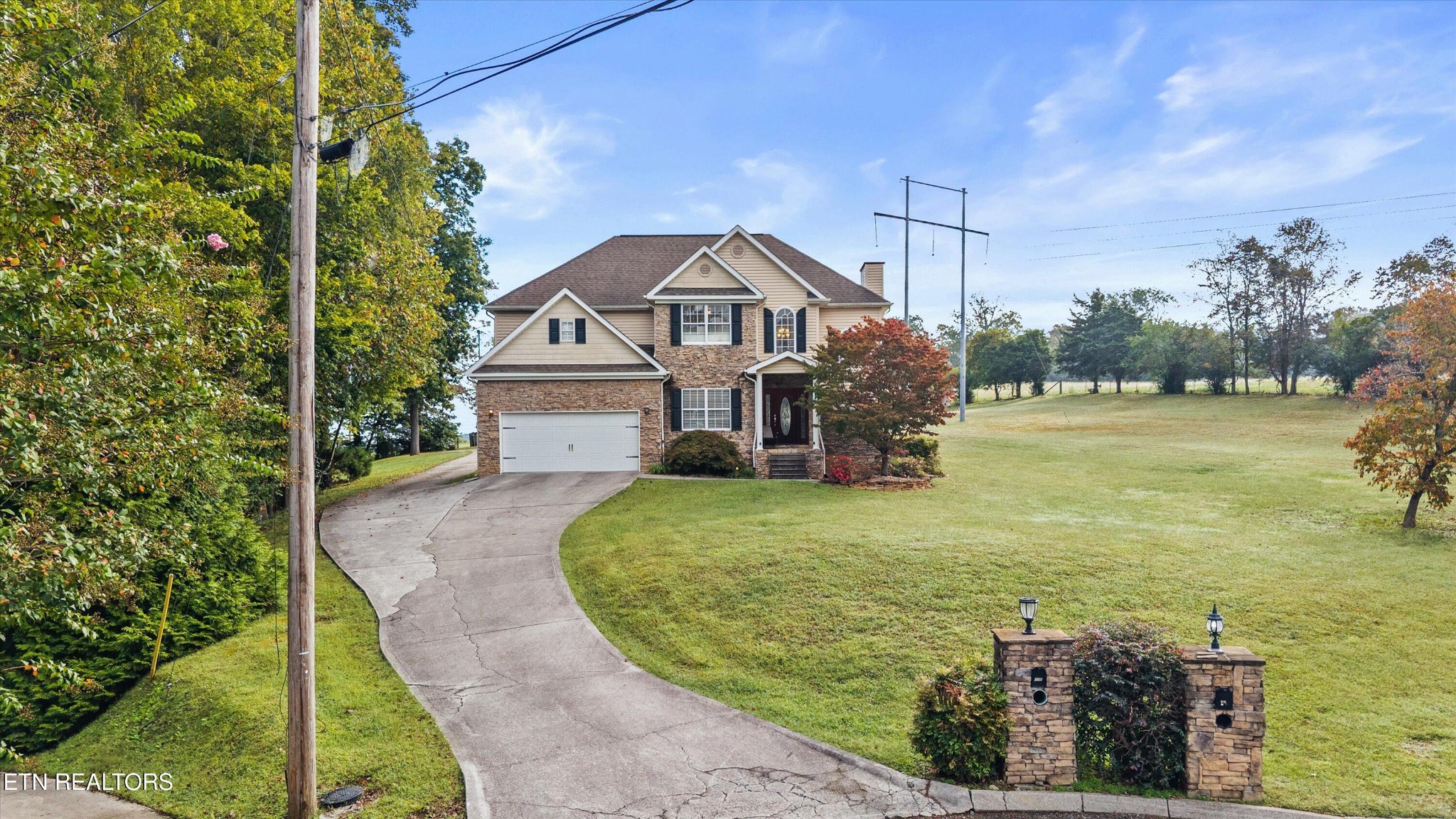 172 Huntington Lane Heiskell, TN 37754 - Photo 2 of 29