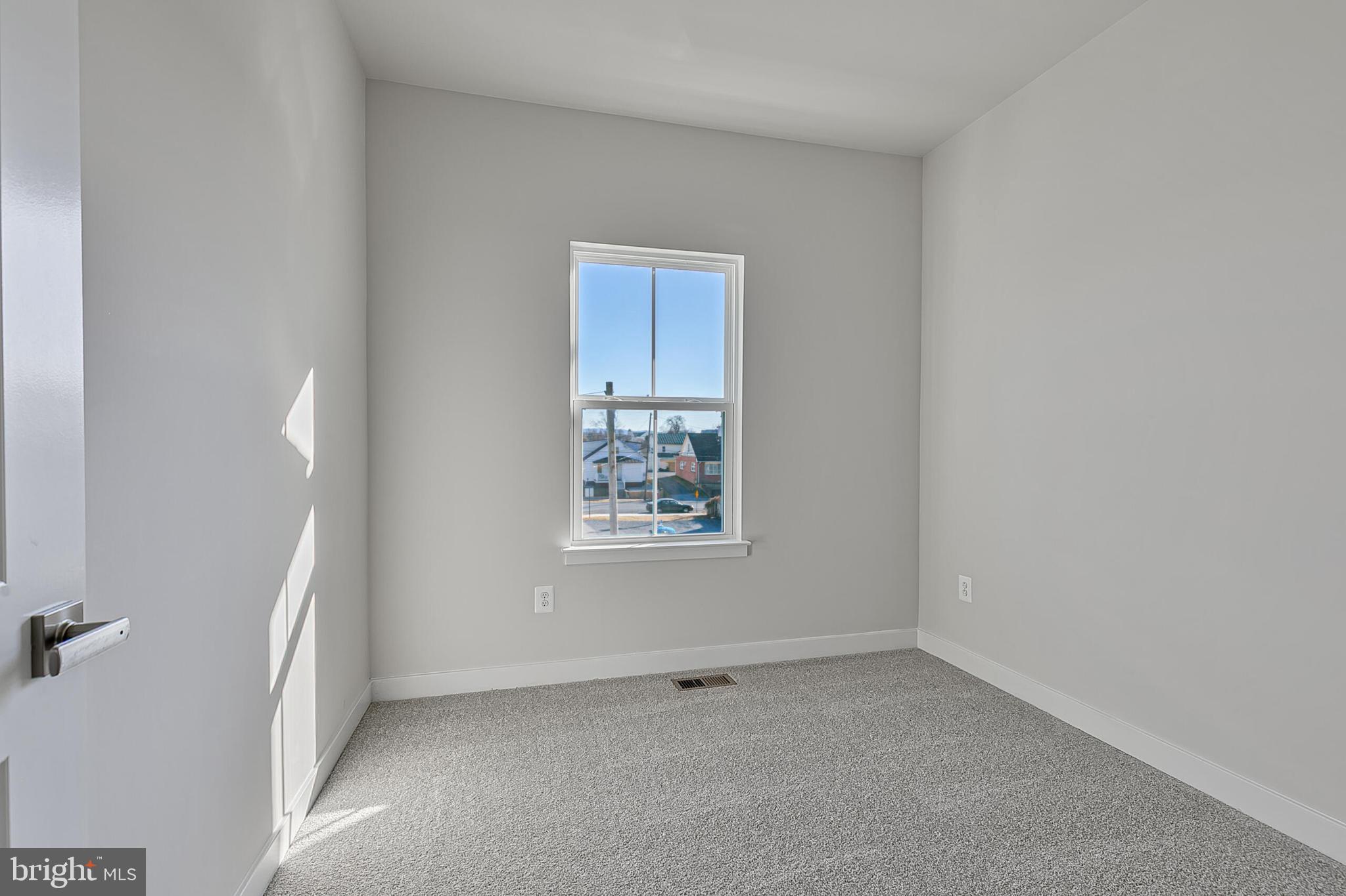 13 Oasis Avenue Ranson, WV 25438 - Photo 27 of 40 Bedroom 1