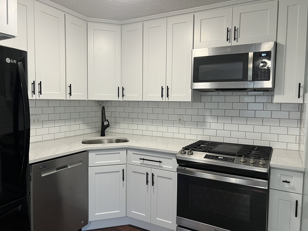 125 Leland Farm Road, Unit 125 Ashland, MA 01721 - Photo 9 of 36