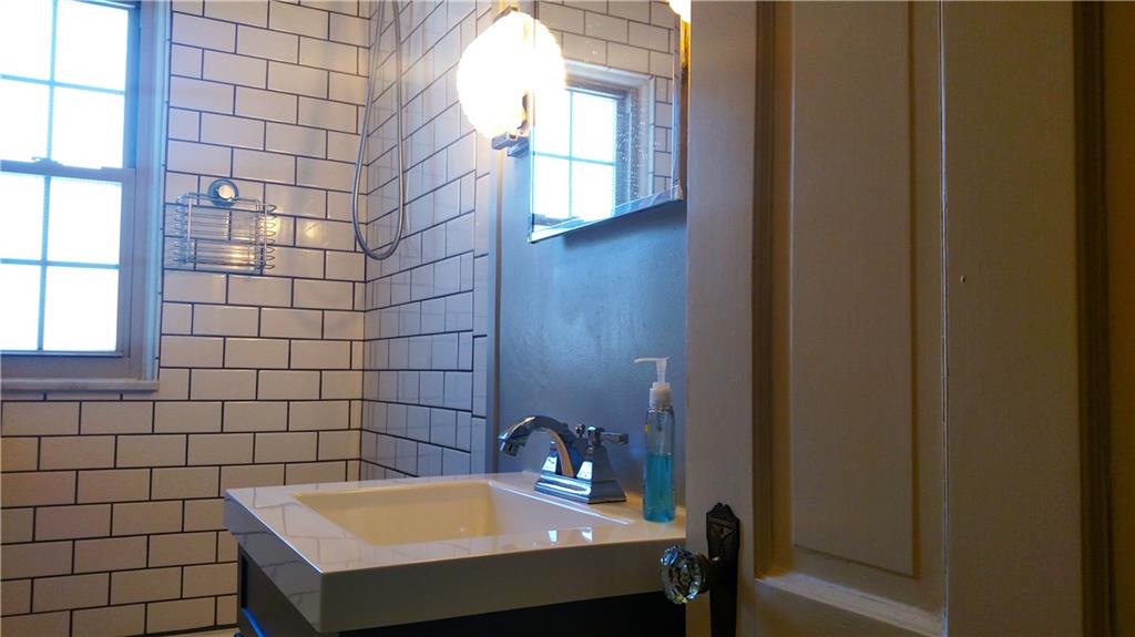 110 Overdale Road Pittsburgh, PA 15221 - Photo 15 of 17 Gallery Image 15