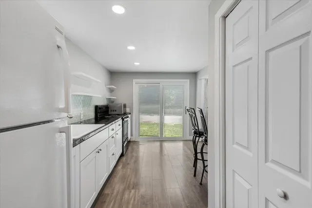 $2,100 | 32 Jerry Way, Unit REAR, Taunton, MA 02780