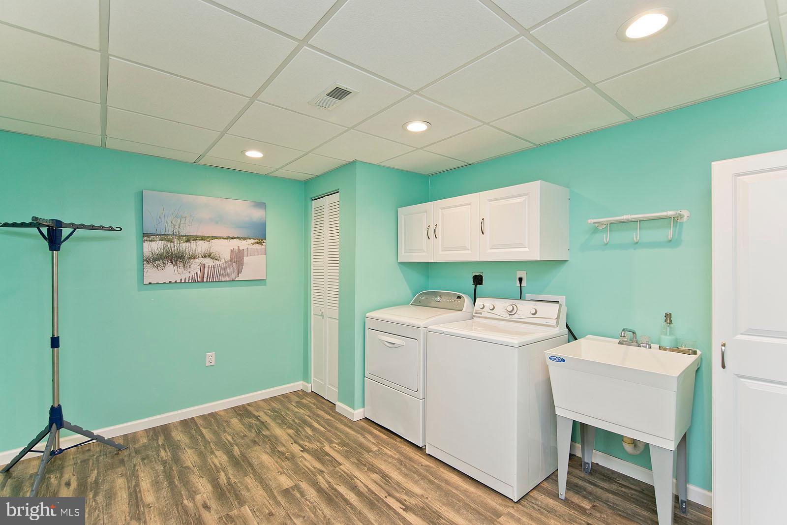 1434 Canterbury Road Front Royal, VA 22630 - Photo 41 of 57 Laundry rm w/cabinetry. Wash/Dryer convey