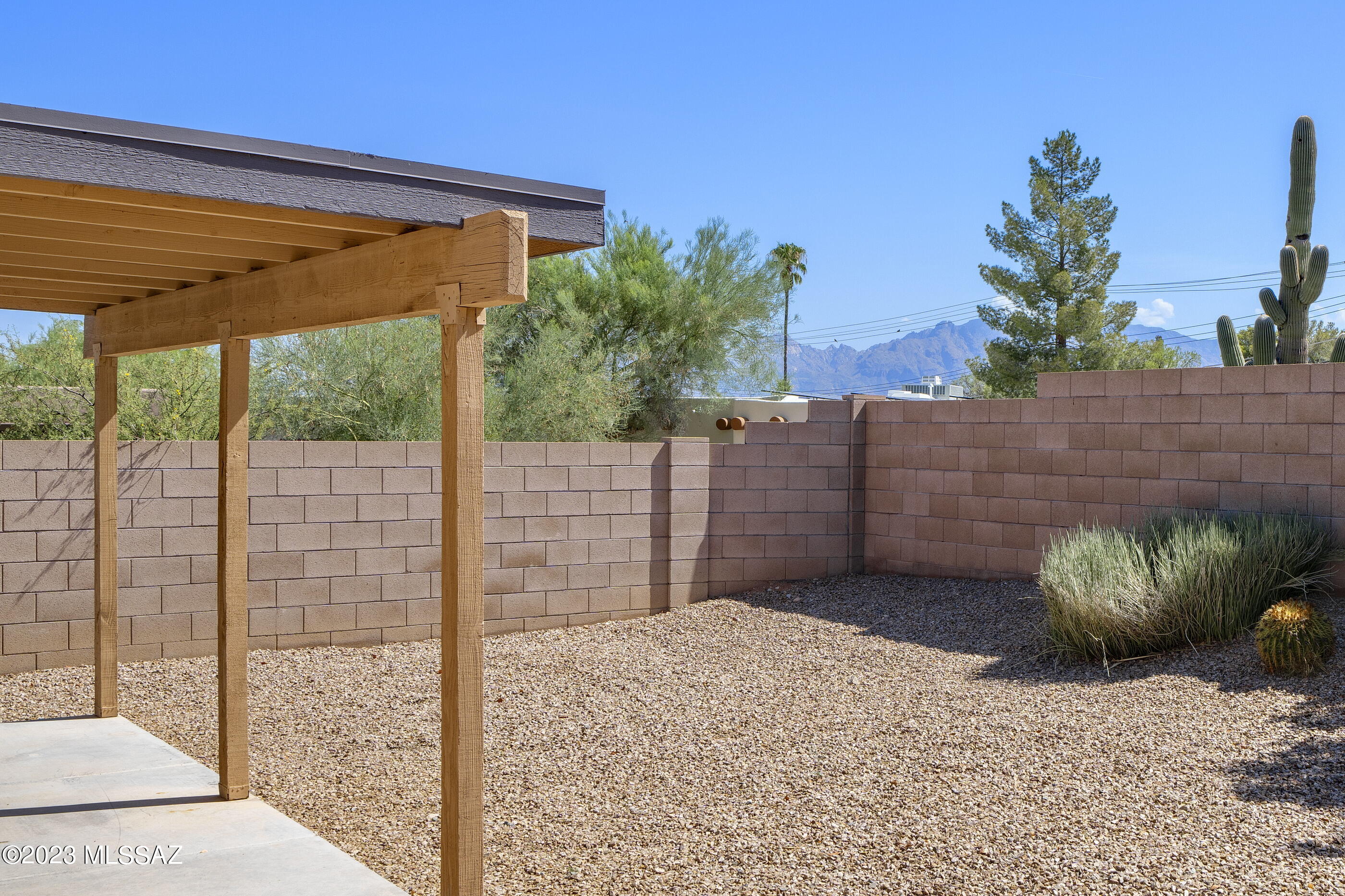 2334 West Golden Hills Road Tucson, AZ 85745 - Photo 2 of 21
