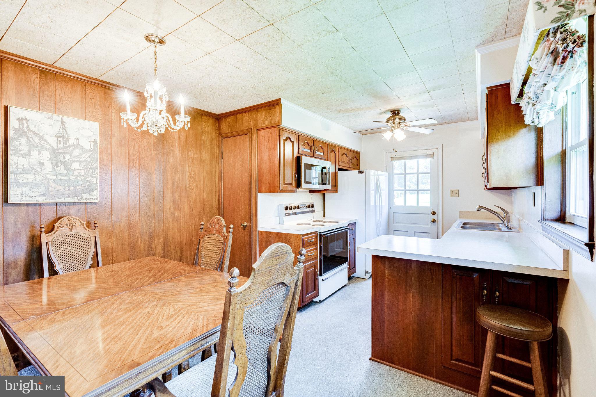 8006 Rugby Manassas, VA 20111 - Photo 12 of 39 Dining Room