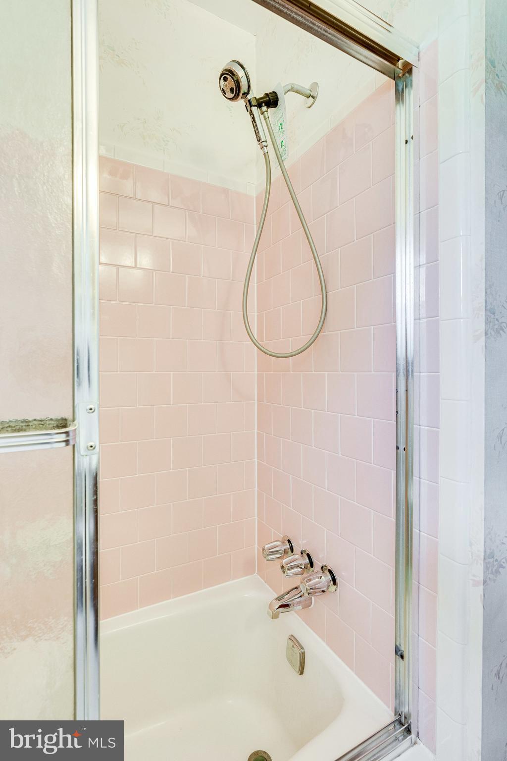 8006 Rugby Manassas, VA 20111 - Photo 25 of 39 Bath