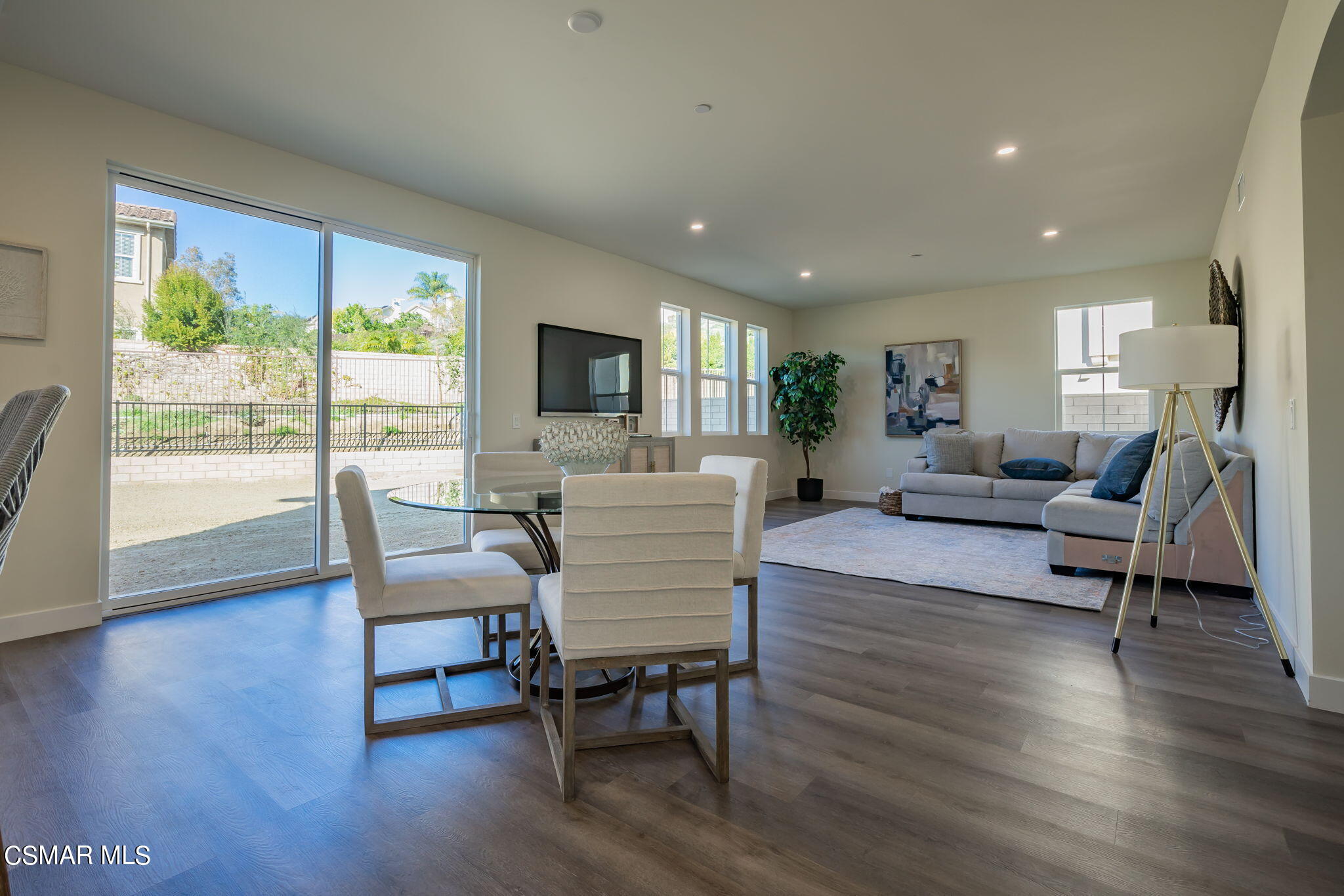 4695 Summit Avenue Simi Valley, CA 93063 - Photo 10 of 30 29-web-or-mls-DSC09157