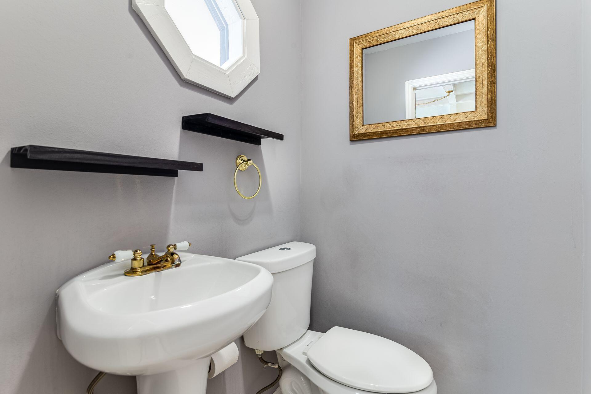 63 Hickory Hill Road Tequesta, FL 33469 - Photo 16 of 28 Powder Room