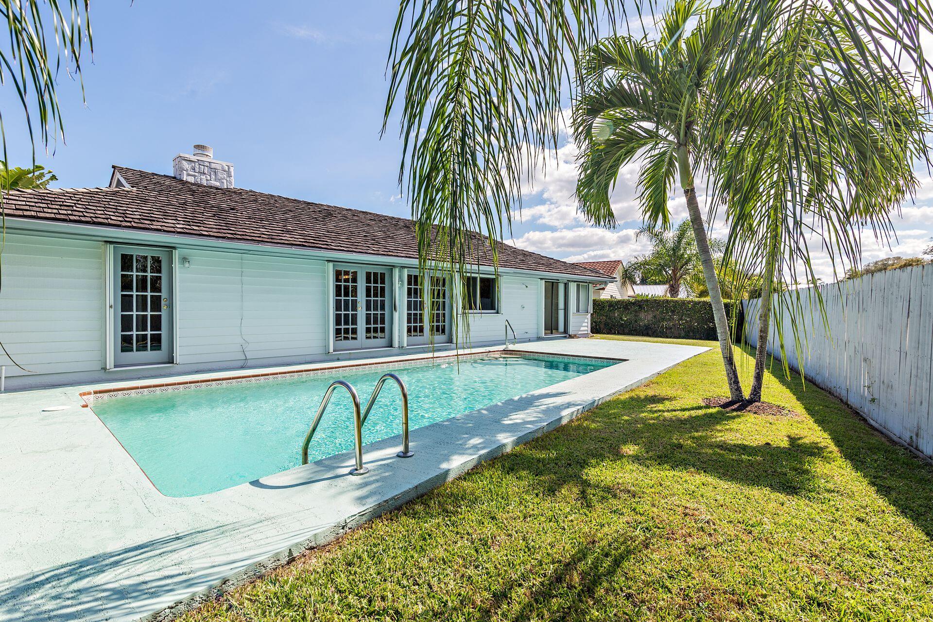 63 Hickory Hill Road Tequesta, FL 33469 - Photo 17 of 28 Pool