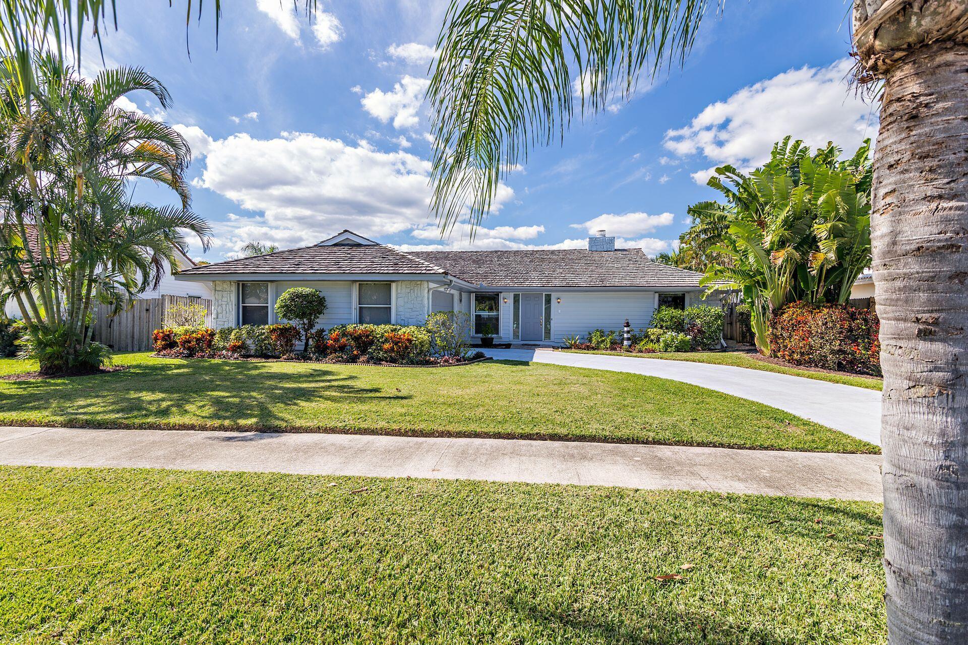 63 Hickory Hill Road Tequesta, FL 33469 - Photo 19 of 28 Front