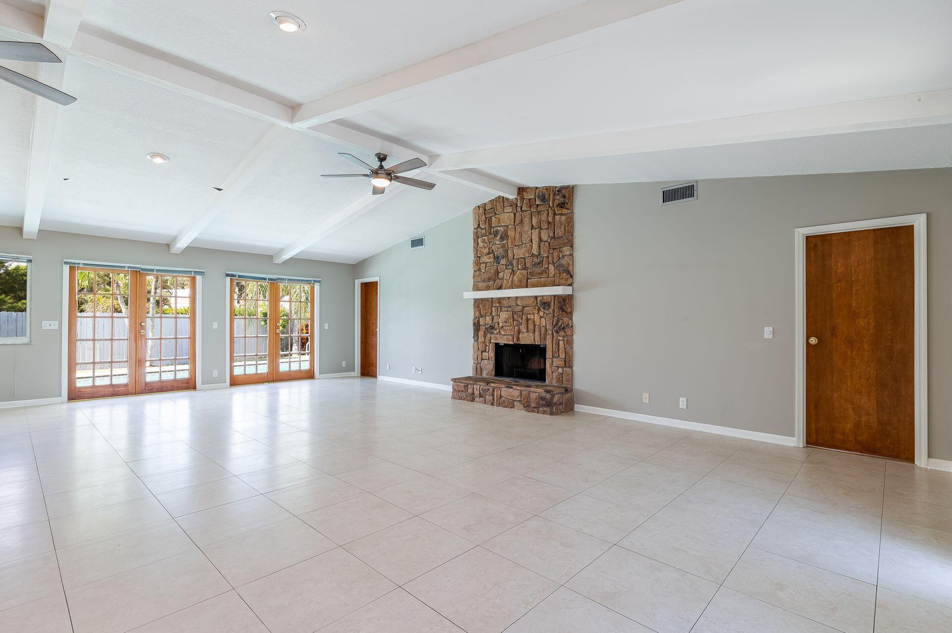 63 Hickory Hill Road Tequesta, FL 33469 - Photo 4 of 28 Great Room
