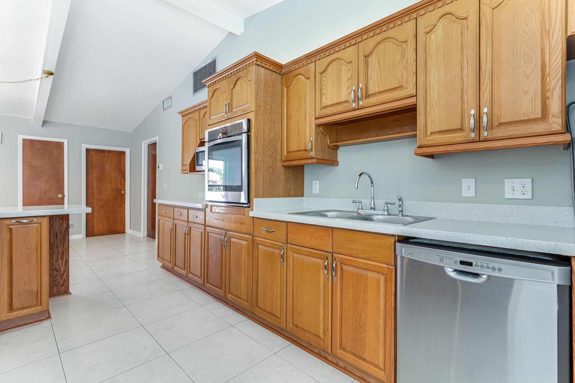 63 Hickory Hill Road Tequesta, FL 33469 - Photo 10 of 28 Kithen