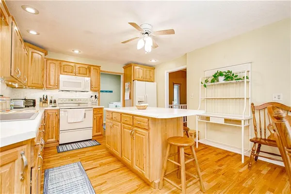 $320,000 | 1201 Southwest Hopi Street, Blue Springs, MO 64015