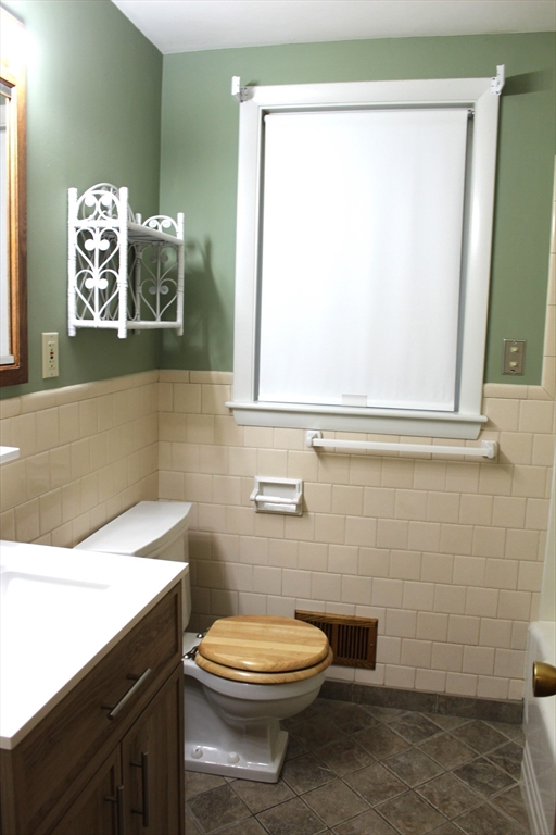 39 Cedar Hill Road Bellingham, MA 02019 - Photo 11 of 14 Gallery Image 11