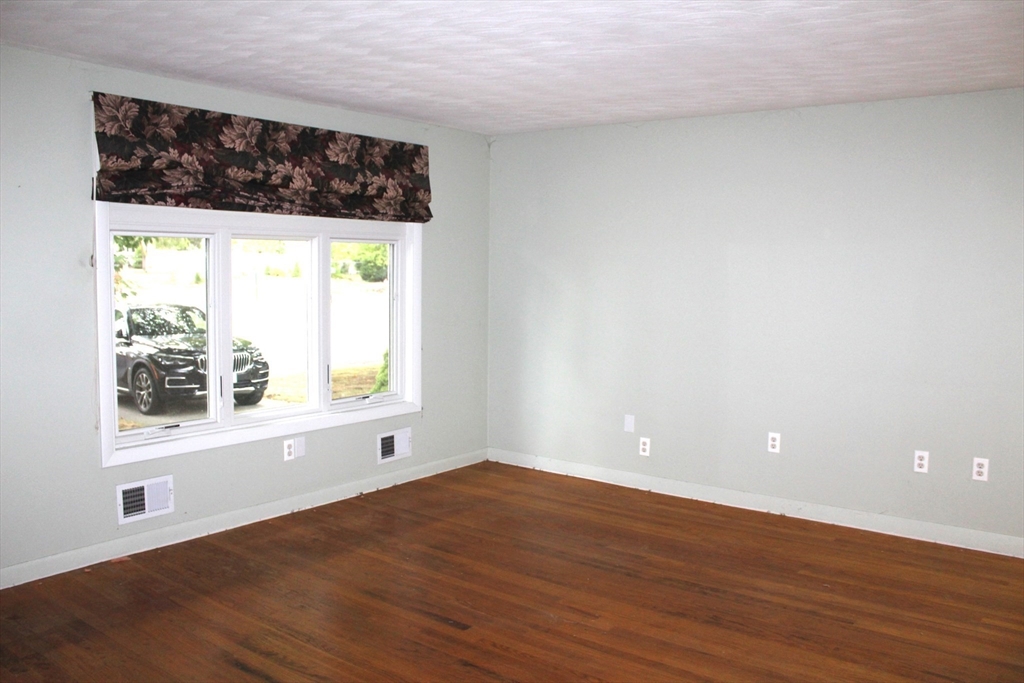 39 Cedar Hill Road Bellingham, MA 02019 - Photo 3 of 14 Gallery Image 3