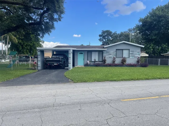 $475,000 | 6852 Southwest 11th Street, Pembroke Pines, FL 33023