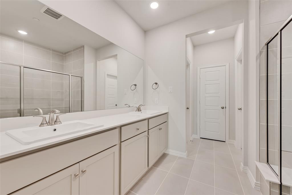 8159 Challenger Lane Frisco, TX 75034 - Photo 12 of 29 Representative Photo