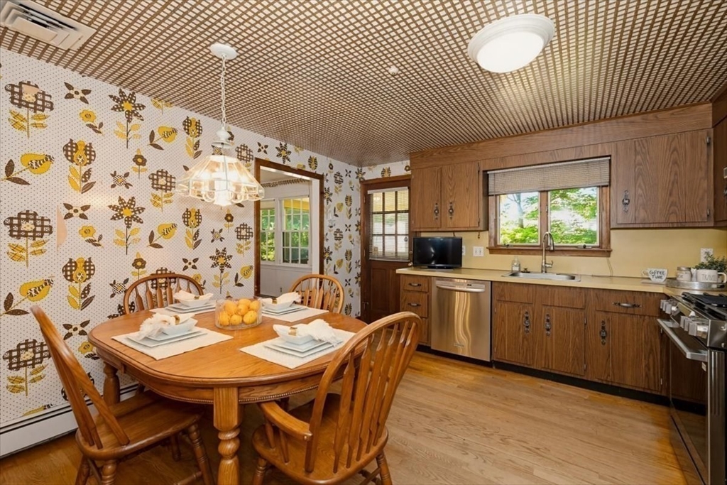 87 Hancock Road Needham, MA 02492 - Photo 10 of 37