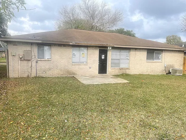 $1,749 | 9812 Robin Street, La Porte, TX 77571