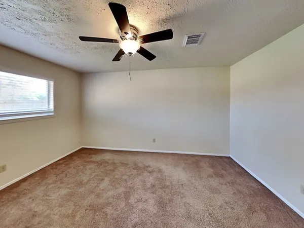 $1,749 | 9812 Robin Street, La Porte, TX 77571