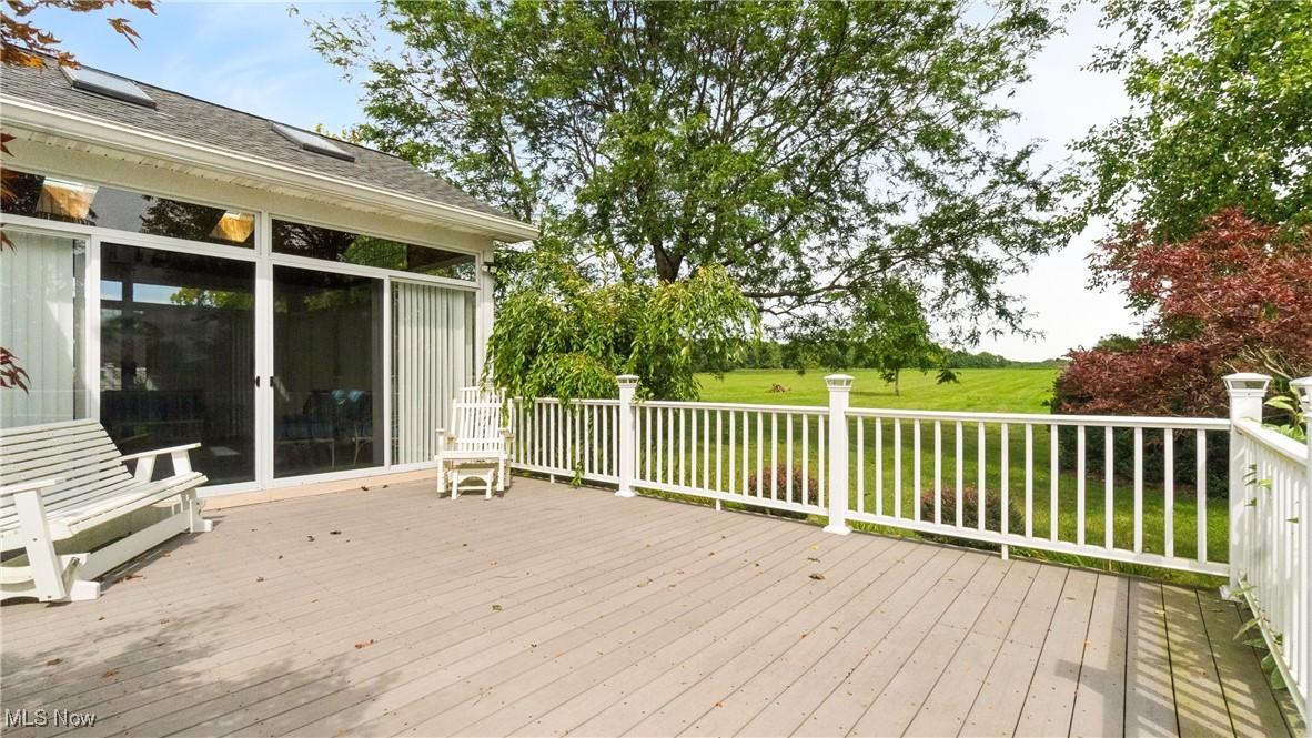 2880 Durst Clagg Road Warren, OH 44481 - Photo 5 of 25 Wooden deck with a lawn