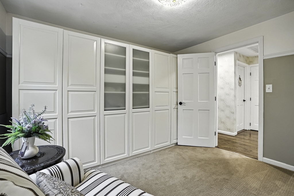 9 Oak Hill Road Natick, MA 01760 - Photo 19 of 41 Gallery Image 19
