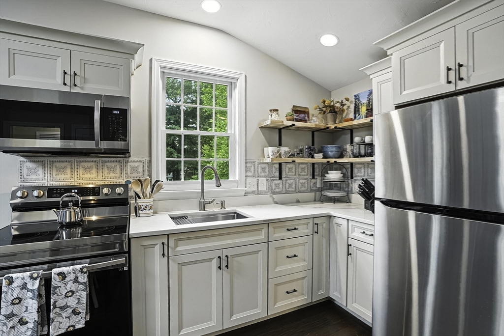 9 Oak Hill Road Natick, MA 01760 - Photo 25 of 41 Gallery Image 25