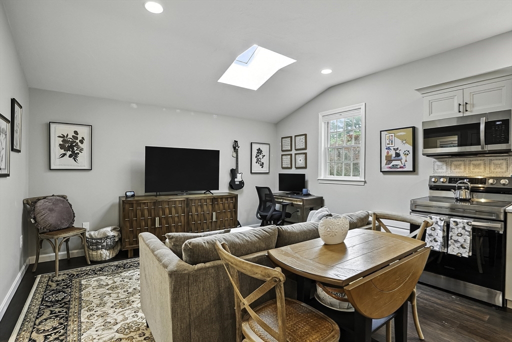 9 Oak Hill Road Natick, MA 01760 - Photo 26 of 41 Gallery Image 26