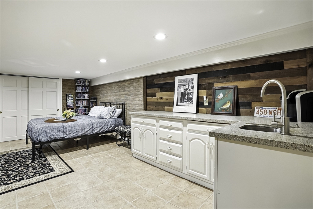 9 Oak Hill Road Natick, MA 01760 - Photo 30 of 41 Gallery Image 30