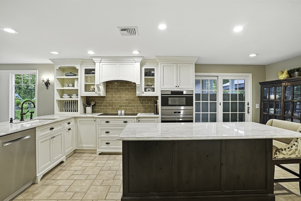 9 Oak Hill Road Natick, MA 01760 - Photo 4 of 41 Gallery Image 4
