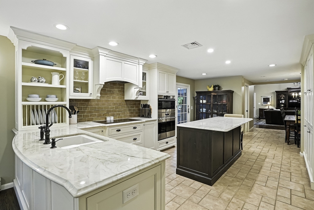 9 Oak Hill Road Natick, MA 01760 - Photo 5 of 41 Gallery Image 5
