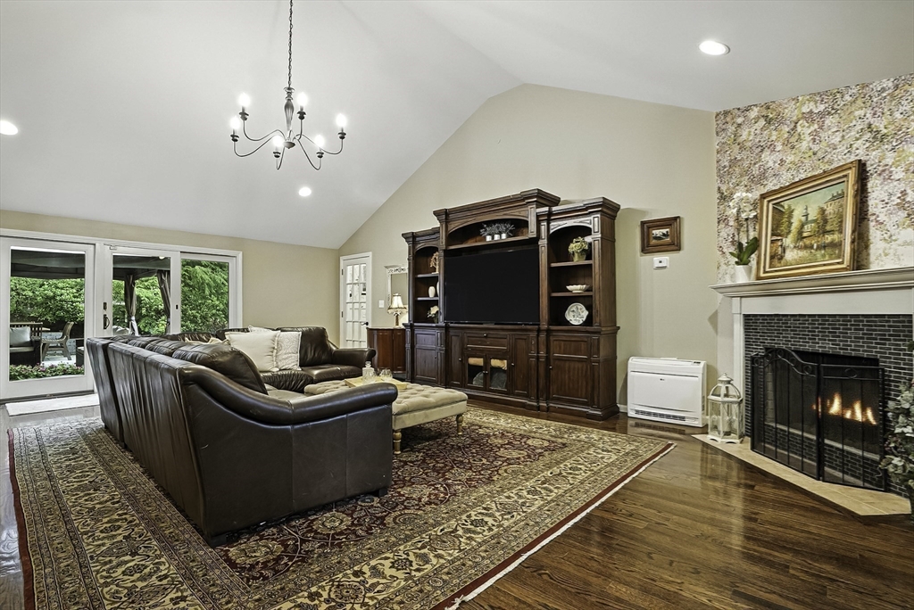 9 Oak Hill Road Natick, MA 01760 - Photo 10 of 41 Gallery Image 10