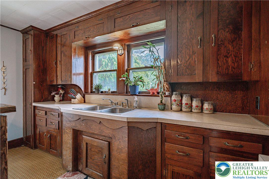 636 School Road Nazareth, PA 18064 - Photo 17 of 60 Kitchen