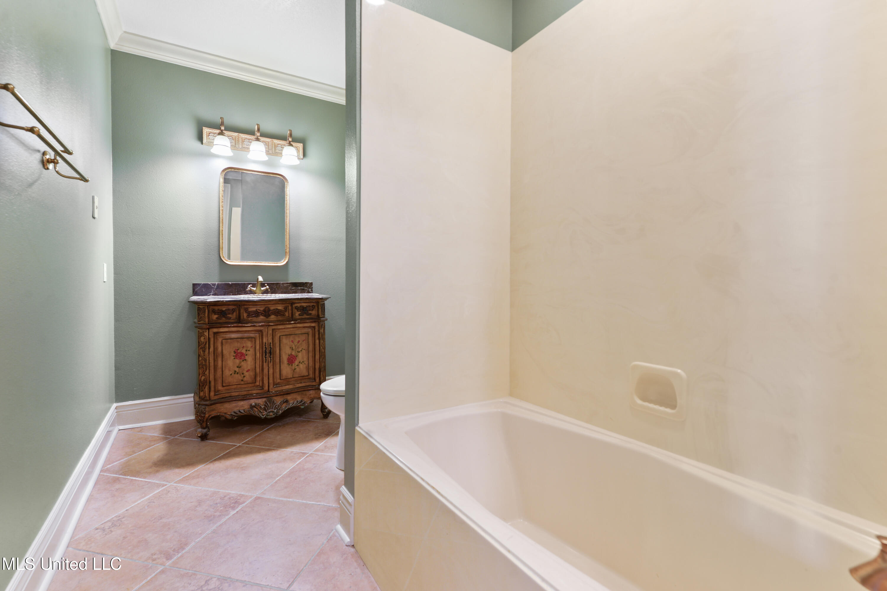 4 Rue Orleans Court Long Beach, MS 39560 - Photo 19 of 28 Second bathroom