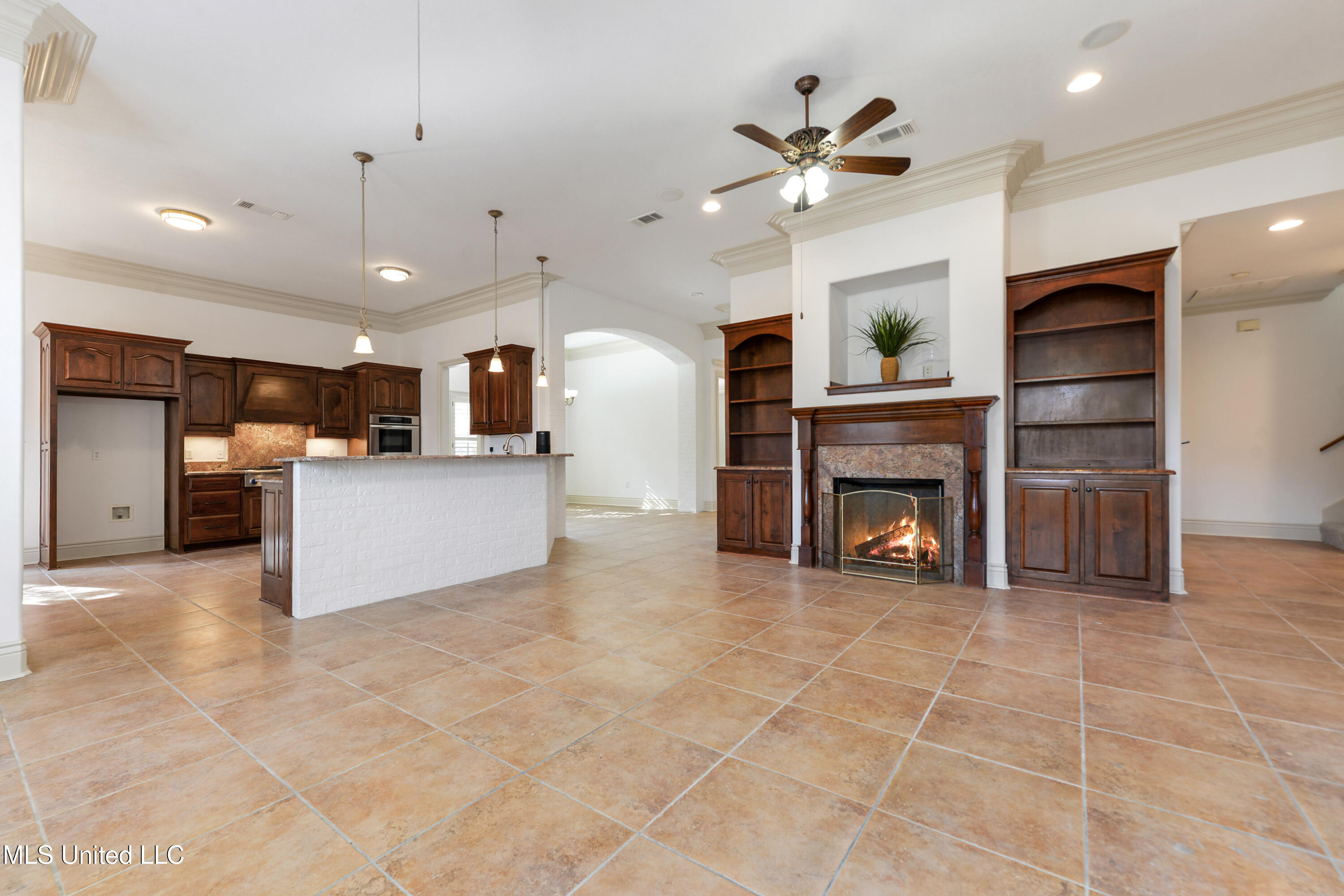 4 Rue Orleans Court Long Beach, MS 39560 - Photo 4 of 28 Ceramic tiling and crown moldig