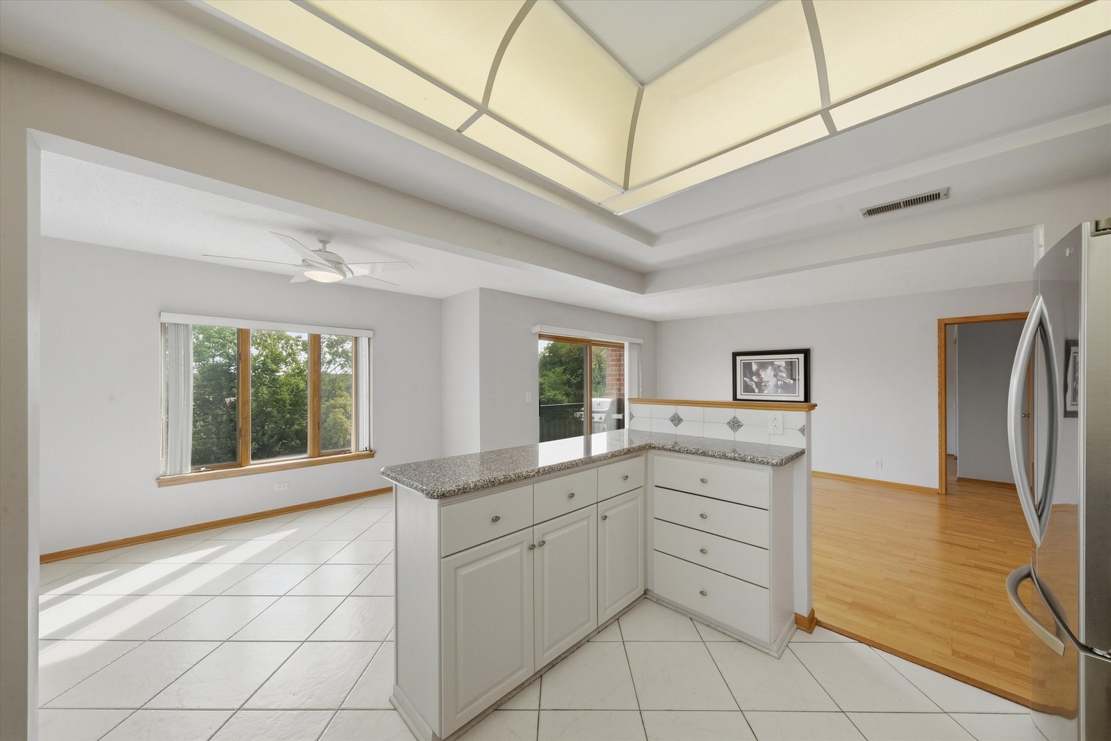545 South River Road, Unit 505 Des Plaines, IL 60016 - Photo 11 of 35 Gallery Image 11