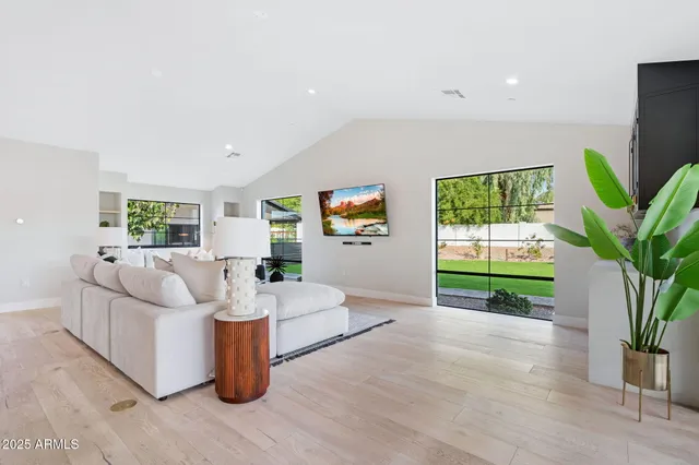 $5,100,000 | 3842 East San Miguel Avenue, Paradise Valley, AZ 85253