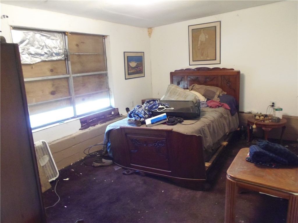 916 Marriott Drive Portland, TX 78374 - Photo 13 of 24 a living room with furniture